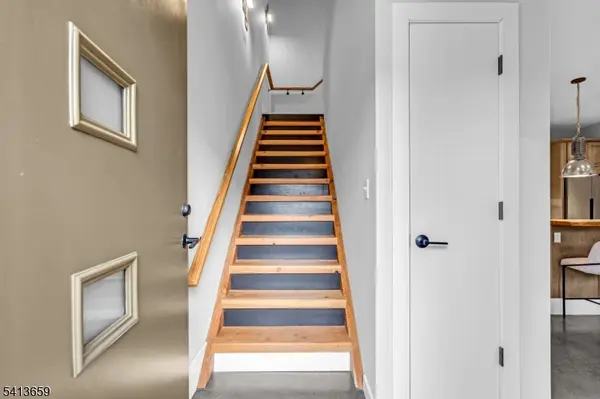 10 Mccready Aly, Lambertville City, NJ 08530