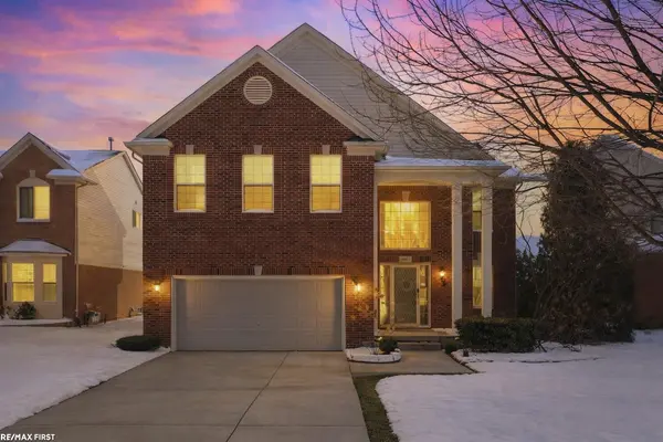 6884 Haymarket ST, Shelby Twp, MI 48317