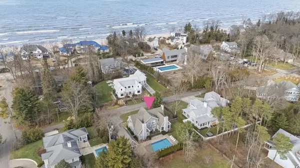 11674 Riviera DR, New Buffalo Twp, MI 49117