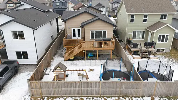 17 Vermont Close, Blackfalds, AB T4M 0L7