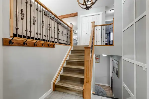 211 Silver Springs WAY NW, Airdrie, AB T4B 2Y3