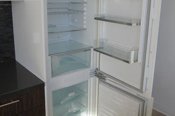 8 Mercer ST #1102, Toronto C01, ON M5V 0C4