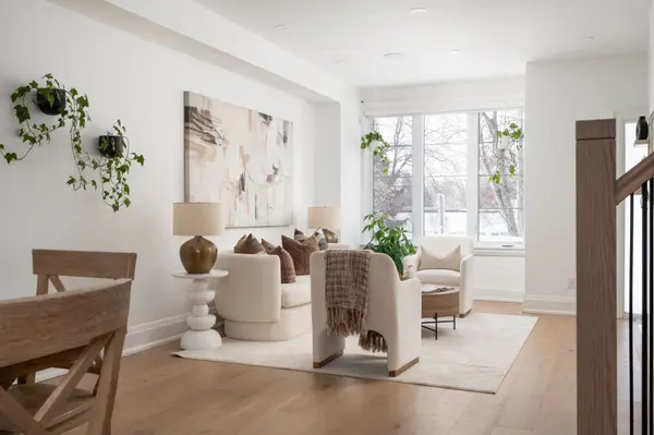 15 Marilyn CRES, Toronto E03, ON M4B 3C5