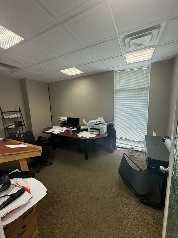 202 South Blair ST #6A, Whitby, ON L1N 8X9