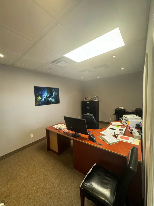 202 South Blair ST #6A, Whitby, ON L1N 8X9