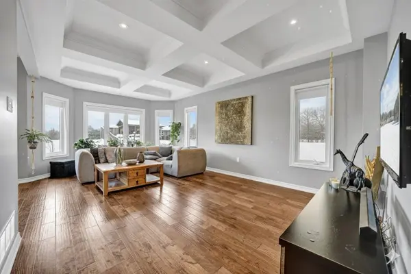 40 Ridge Gate CRES, East Gwillimbury, ON L0G 1M0