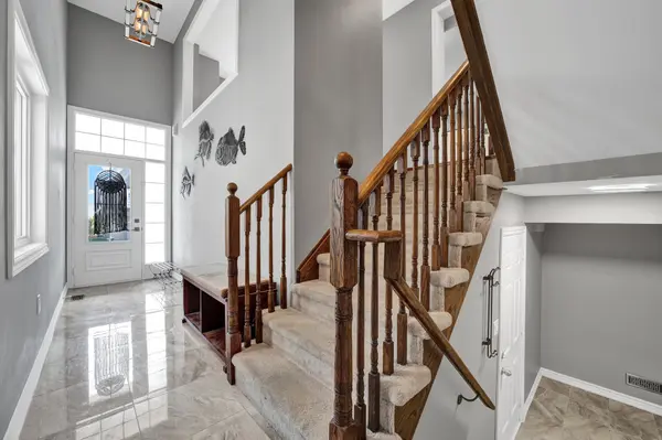 40 Ridge Gate CRES, East Gwillimbury, ON L0G 1M0