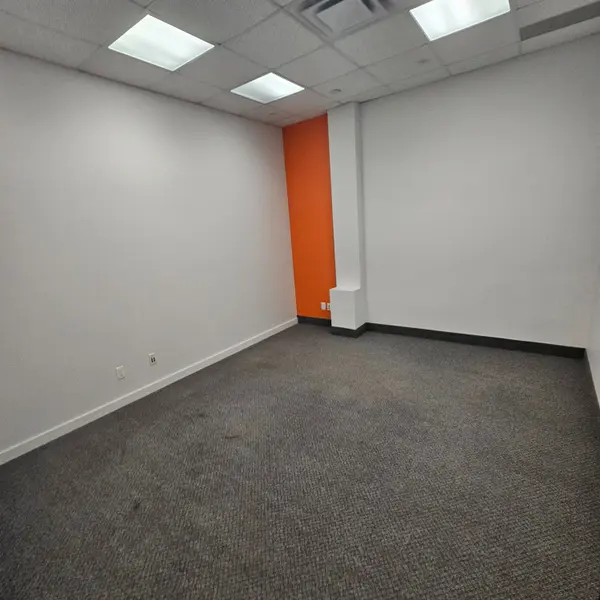 74 CEDAR POINTE DR #1009, Barrie, ON L4N 5R7