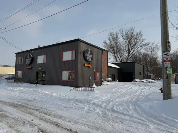 1 Elgin ST, Halton Hills, ON L7G 3M2