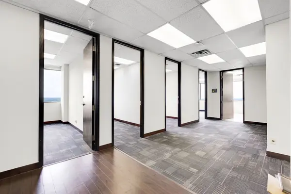 700 Dorval DR #502, Oakville, ON L6K 3V7