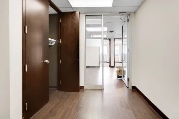 700 Dorval DR #502, Oakville, ON L6K 3V7