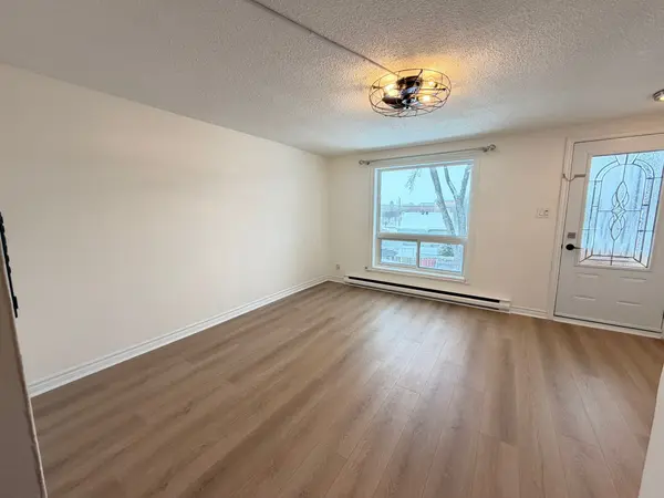 1133 Maisonneuve ST #2, Orleans - Convent Glen And Area, ON K1C 1K9