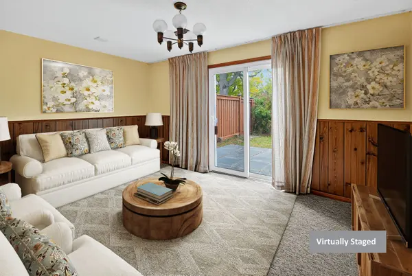 34 Bow Valley DR #1, Hamilton, ON L8E 3L4