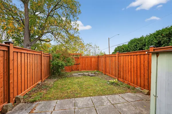 34 Bow Valley DR #1, Hamilton, ON L8E 3L4