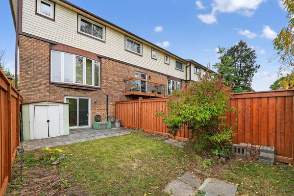 34 Bow Valley DR #1, Hamilton, ON L8E 3L4