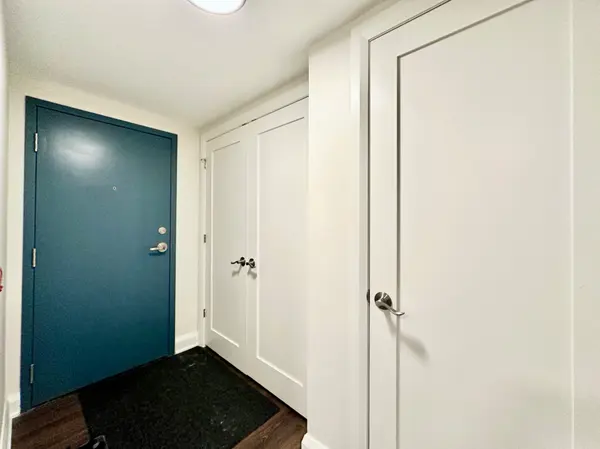 33 MAPLE GROVE RD #101, Kanata, ON K2L 2S7