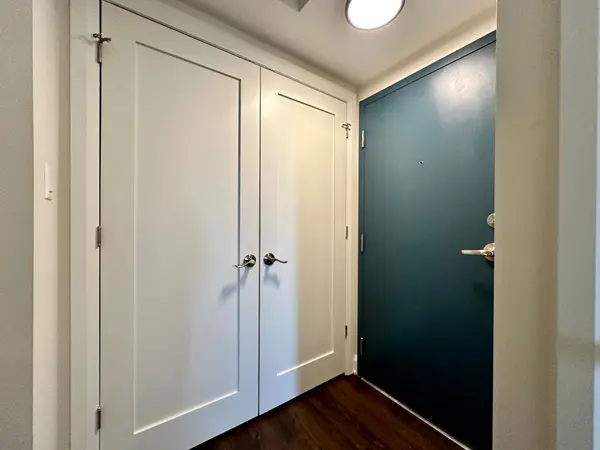 33 Maple Grove RD #305, Kanata, ON K2L 2S7