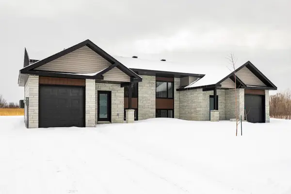 24 S Beech ST, South Glengarry, ON K0C 1N0