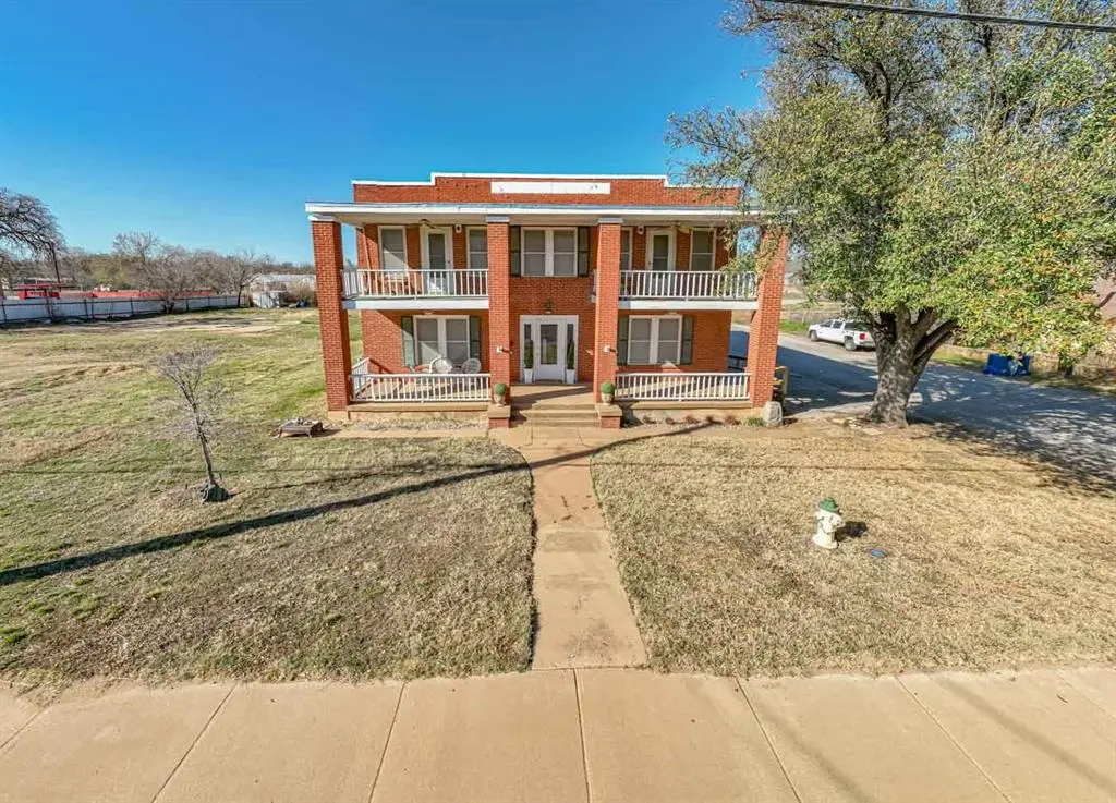 900 W Walker, Breckenridge, TX 76424