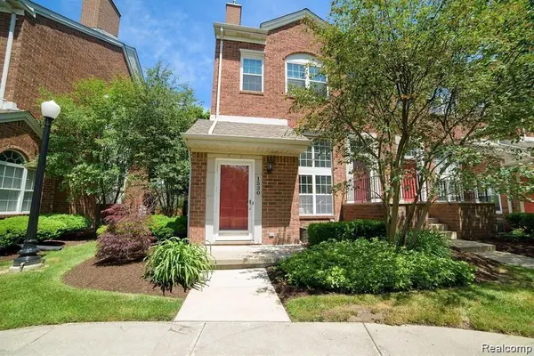 1530 MARYLAND CLUB DR, Royal Oak, MI 48067