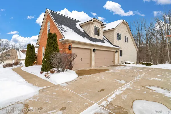 8459 Cranbrook DR, Grand Blanc Charter Township, MI 48439