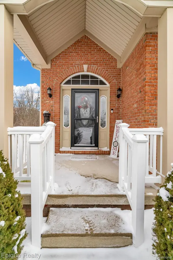 8459 Cranbrook DR, Grand Blanc Charter Township, MI 48439