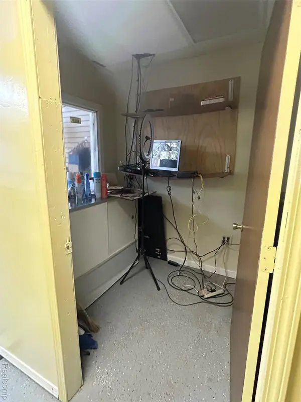 13657 Grand River AVE, Detroit, MI 48227