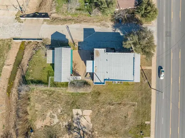 900 W Walker, Breckenridge, TX 76424