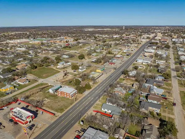 900 W West Walker, Breckenridge, TX 76424