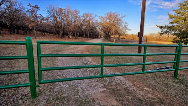 858 Ford Road, Bowie, TX 76230