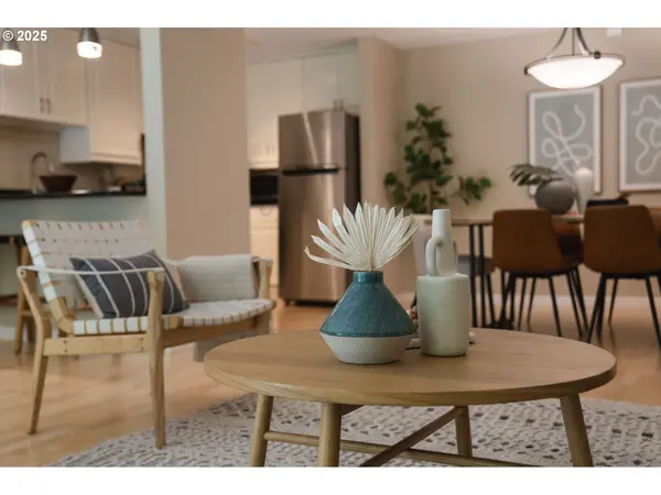 2393 SW PARK PL #106, Portland, OR 97205