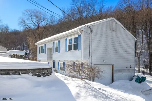 31 Meadow Ln, Vernon Twp., NJ 07462