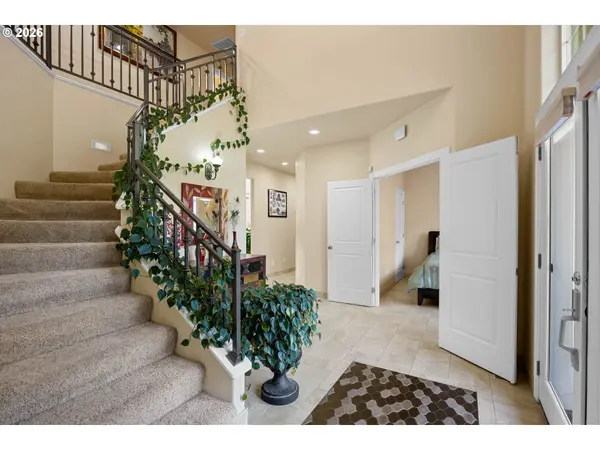 2744 NW DAYSHA DR, Roseburg, OR 97471