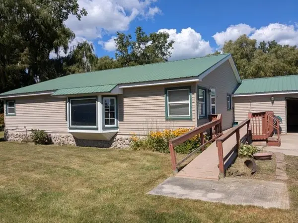 10 W Maple Ridge RD, Mason Twp, MI 48766