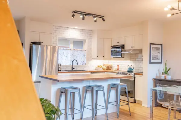 601 4th Street #2, Canmore, AB T1W2G7