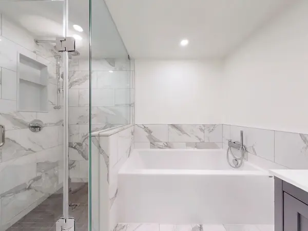 25 Maitland ST #1209, Toronto C08, ON M4Y 2W1