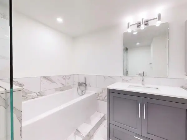 25 Maitland ST #1209, Toronto C08, ON M4Y 2W1