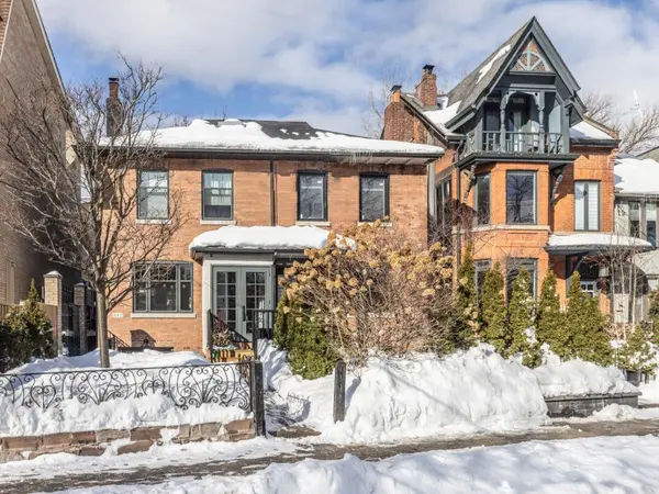 102 Shaftesbury AVE, Toronto C09, ON M4T 1A5