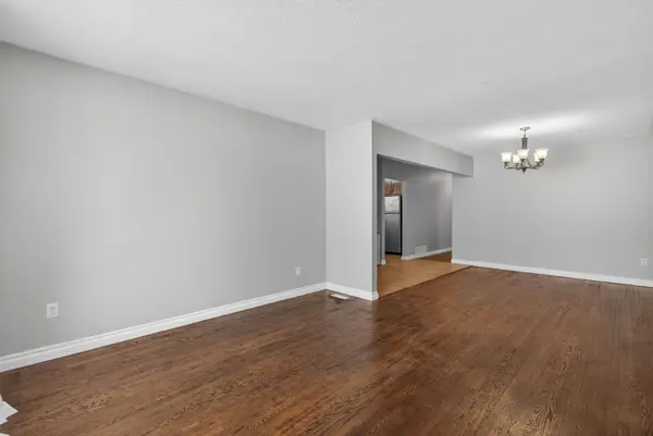 35 Daphne CRES, Barrie, ON L4M 2Y7