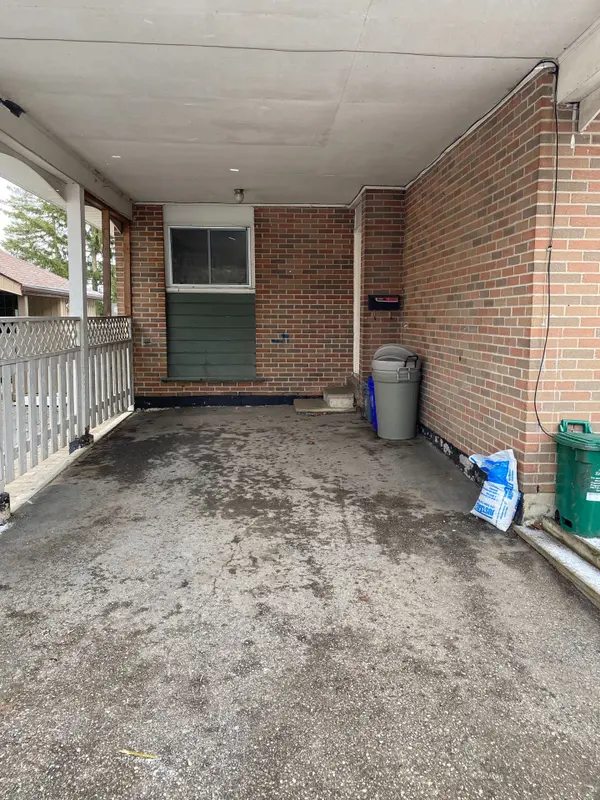 35 Daphne CRES, Barrie, ON L4M 2Y7