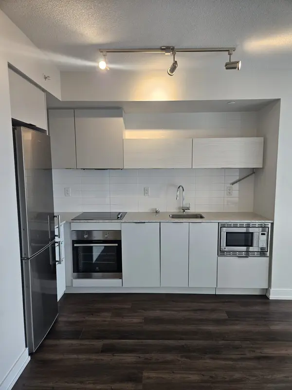 20 Thomas Riley RD #1603, Toronto W08, ON M9B 1B3