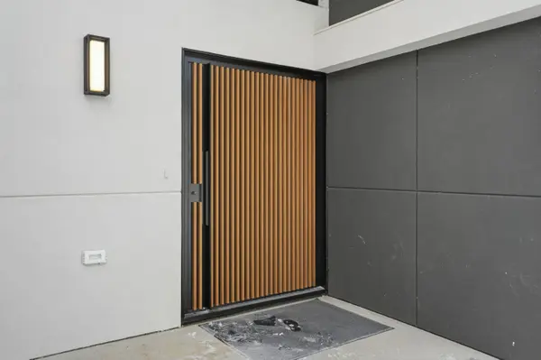 36 Windemere RD, Hamilton, ON L8E 5G5