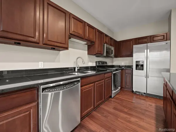 3139 CAMDEN DR, Troy, MI 48084