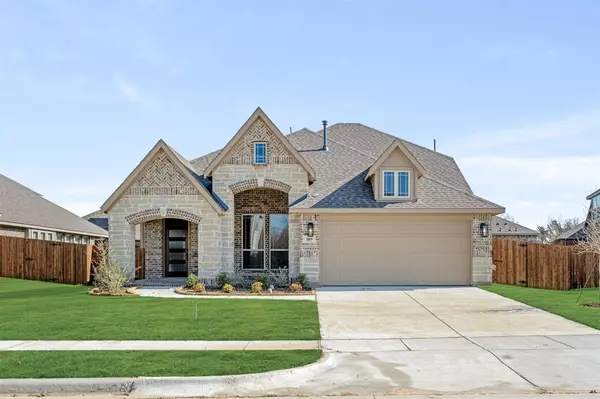 189 Creekside Drive, Sanger, TX 76266