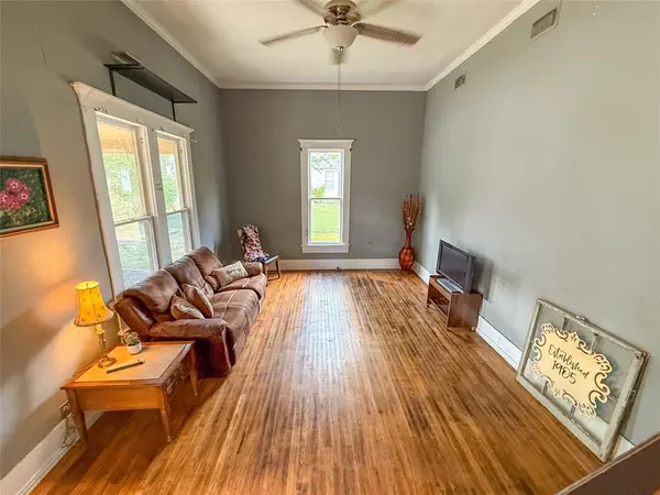 1210 Monroe Street, Commerce, TX 75428