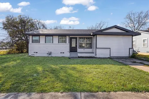 110 E Cunningham Street, Bonham, TX 75418