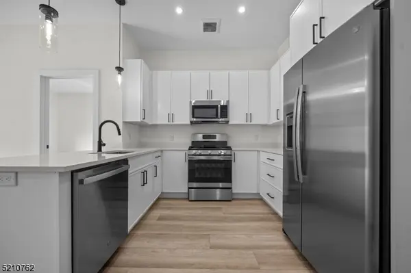 1 Union Ave #201, Cresskill Boro, NJ 07626