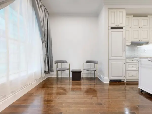 22 Leader LN #522, Toronto C08, ON M5E 0B2