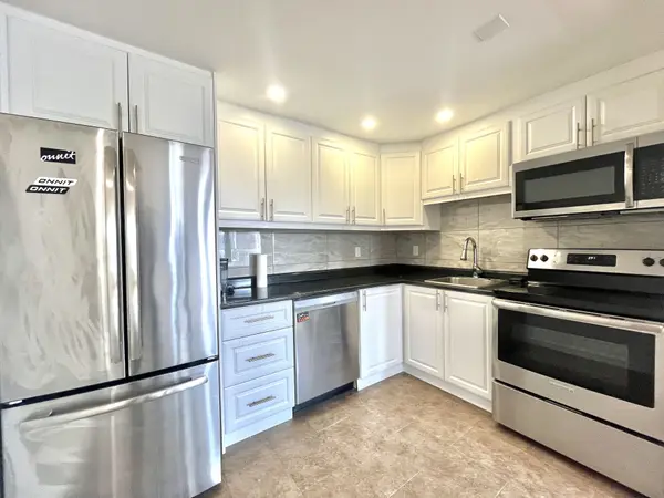 1288 Commissioners RD W #301, London South, ON N6K 1E1