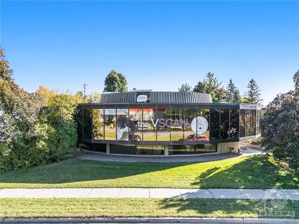 2300 CARLING AVE, Britannia Heights - Queensway Terrace N And Area, ON K2B 7G1